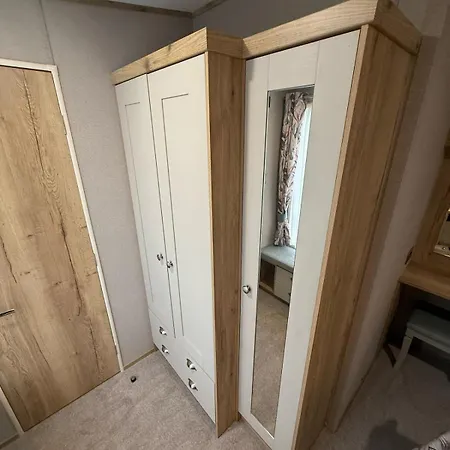 Magpie At Brickyard Lakes * Amotherby